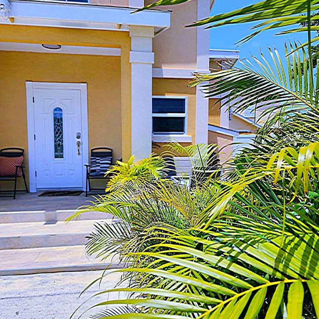 Lemongrass Haven Villa Battle Ground Cayman Islands